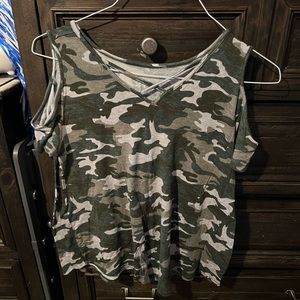 Girls camo tshirt